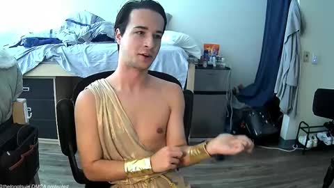 Snapshot of thelonglouie chatting on 28, 10, 2025 Louie online show from 28, 10, 2025