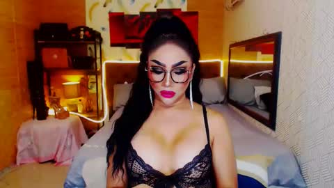 Snapshot of thelustqueen chatting on 1, 3, 2025 thelustqueen online show from 1, 3, 2025