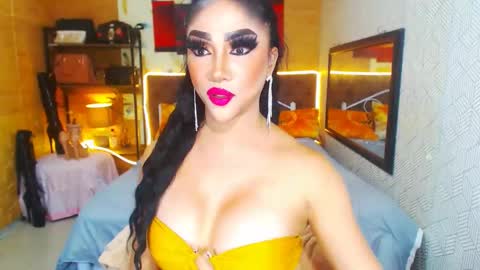 Snapshot of thelustqueen chatting on 9, 3, 2025 thelustqueen online show from 9, 3, 2025