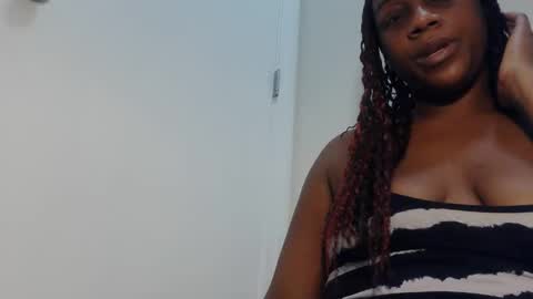 Snapshot of thenaturalgoddess chatting on 15, 11, 2025 TheNaturalGoddess online show from 15, 11, 2025