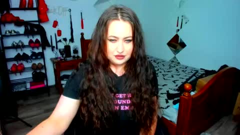 Snapshot of thenaughtygf chatting on 20, 11, 2025 thenaughtygf online show from 20, 11, 2025