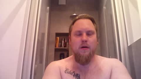 Snapshot of thenewdude1992 chatting on 5, 1, 2026 thenewdude1992 online show from 5, 1, 2026