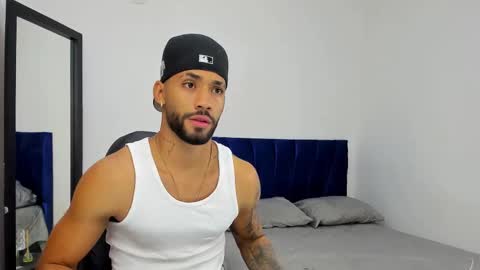 Snapshot of theo_sky1 chatting on 8, 10, 2025 Theo Sky online show from 8, 10, 2025