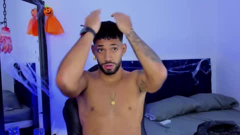 Snapshot of theo_sky1 chatting on 18, 10, 2025 Theo Sky online show from 18, 10, 2025