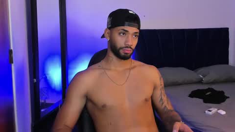 Snapshot of theo_sky1 chatting on 5, 11, 2025 Theo Sky online show from 5, 11, 2025