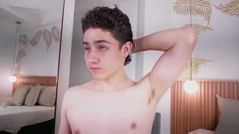 Snapshot of theohawke_ chatting on 18, 1, 2025 THEO- MATEO online show from 18, 1, 2025