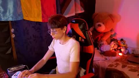 Matt independent model  online show from 8, 10, 2025