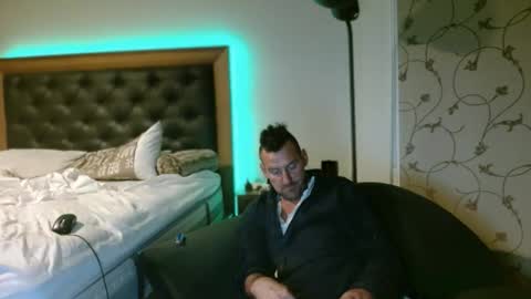 therealkurva4u online show from 15, 10, 2025