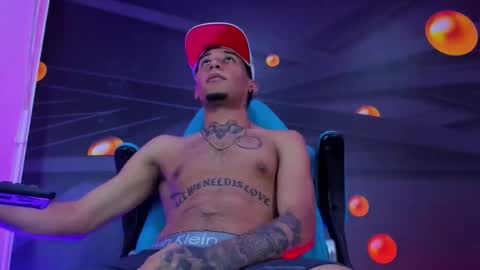 theskinny8inch_ online show from 19, 10, 2025