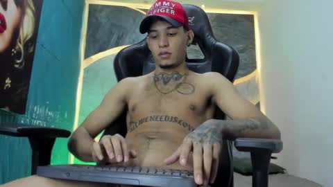 theskinny8inch_ online show from 25, 10, 2025