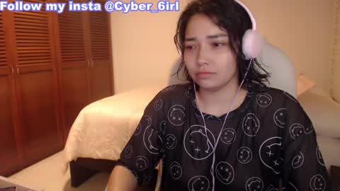 Snapshot of thetalkingbutt chatting on 2, 11, 2025 Mai online show from 2, 11, 2025