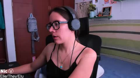 Snapshot of thetropicalseduction chatting on 12, 3, 2026 Nicole online show from 12, 3, 2026