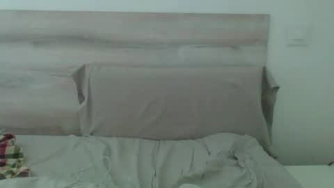 Scarf guy online show from 14, 2, 2025