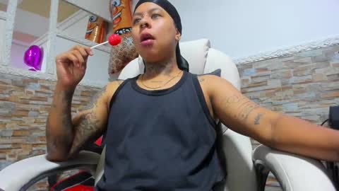 Snapshot of thiago_box chatting on 23, 11, 2025 Thiago online show from 23, 11, 2025