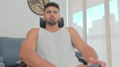 thiago_driussi online show from 8, 12, 2024
