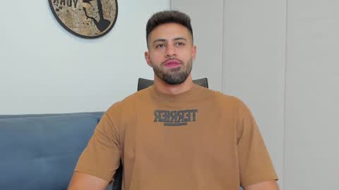 thiago_driussi online show from 10, 12, 2024