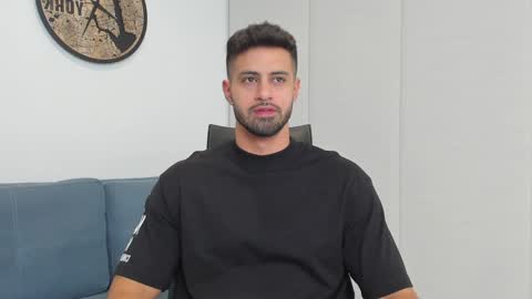 thiago_driussi online show from 22, 12, 2024