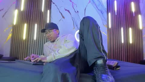 ThiagoBerry online show from 4, 2, 2026