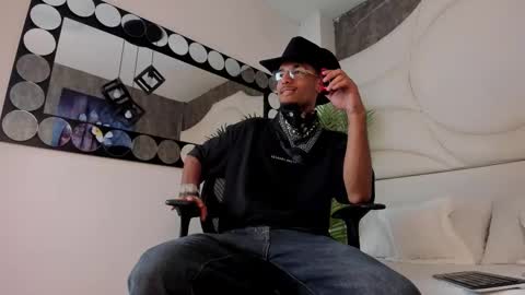 ThiagoFerreti online show from 9, 10, 2025