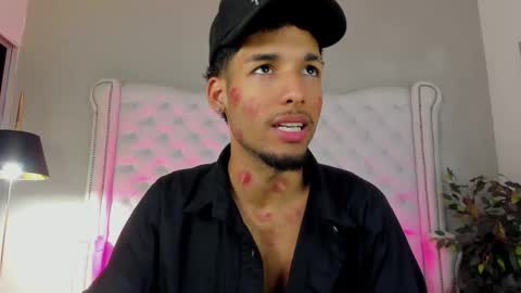 ThiagoFerreti online show from 24, 10, 2025