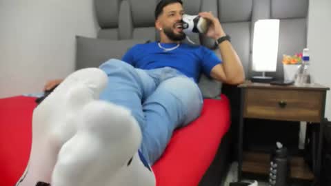 Thia Gomez online show from 12, 3, 2026