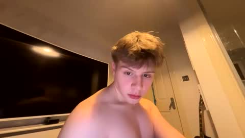 Snapshot of thickny0ung chatting on 18, 10, 2025 thickny0ung online show from 18, 10, 2025