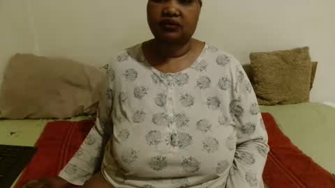 Snapshot of thicksexymellons chatting on 28, 9, 2025 Pat online show from 28, 9, 2025