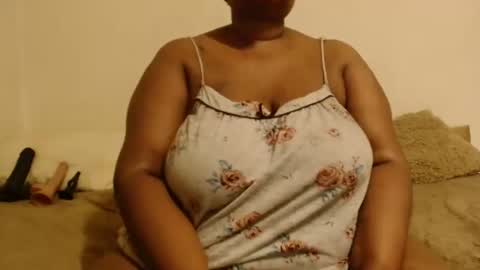 Snapshot of thicksexymellons chatting on 6, 10, 2025 Pat online show from 6, 10, 2025