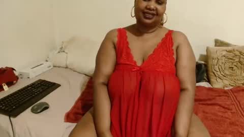 Snapshot of thicksexymellons chatting on 6, 11, 2025 Pat online show from 6, 11, 2025