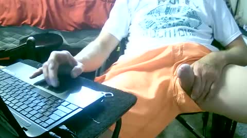 Snapshot of thickwhiteboydick chatting on 6, 3, 2025 thickwhiteboydick online show from 6, 3, 2025