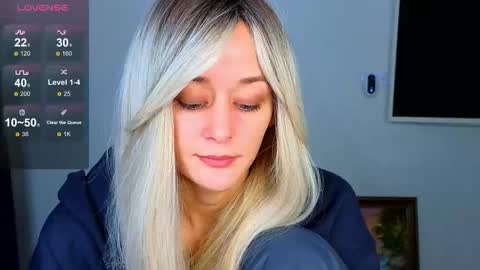 Snapshot of thief_of_hearts_ chatting on 27, 10, 2025 thief_of_hearts_ online show from 27, 10, 2025