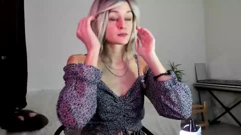 Snapshot of thief_of_hearts_ chatting on 5, 12, 2025 thief_of_hearts_ online show from 5, 12, 2025