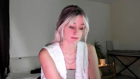 Snapshot of thief_of_hearts_ chatting on 19, 12, 2025 thief_of_hearts_ online show from 19, 12, 2025