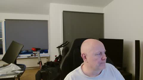 Snapshot of thomas315627 chatting on 8, 3, 2026 thomas315627 online show from 8, 3, 2026