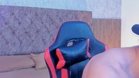 Thomas Brandon online show from 17, 12, 2025