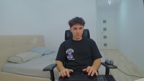 Snapshot of thomas_lawrence chatting on 15, 12, 2024 Thomas Lawrence online show from 15, 12, 2024