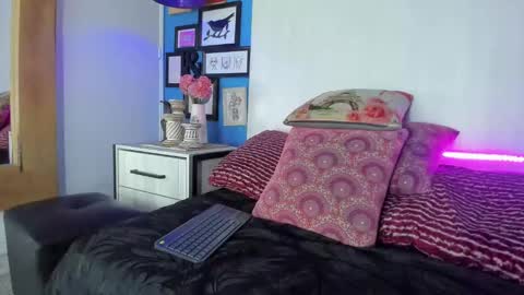 ---Thomas--- online show from 17, 1, 2025