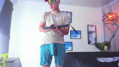 ---Thomas--- online show from 19, 2, 2025