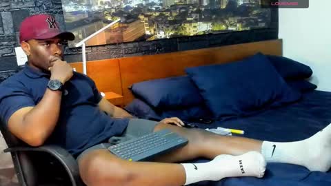 thomas Santtos online show from 15, 2, 2025