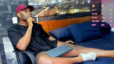 thomas Santtos online show from 2, 3, 2025