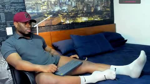 thomas Santtos online show from 4, 3, 2025