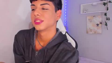 Snapshot of thomas_wild chatting on 20, 10, 2025 Thomas online show from 20, 10, 2025