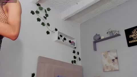 Snapshot of thomas_wild chatting on 6, 4, 2026 Thomas online show from 6, 4, 2026