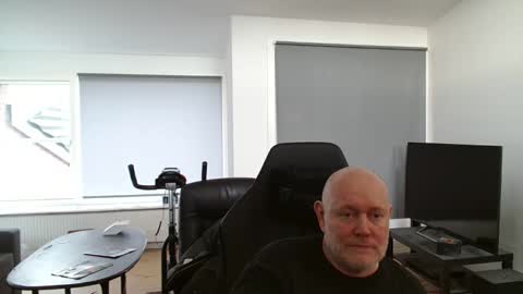 thomash32 online show from 16, 10, 2025