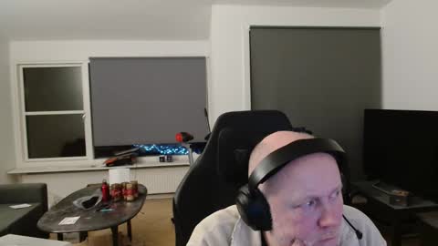 thomash32 online show from 20, 12, 2025