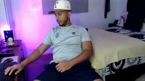 Snapshot of thommerxxx chatting on 19, 3, 2026 Thom online show from 19, 3, 2026