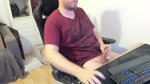 Snapshot of thommy2008 chatting on 12, 10, 2025 thommy2008 online show from 12, 10, 2025