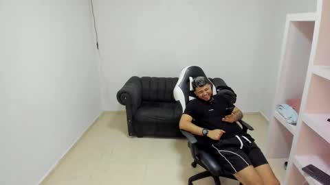 Snapshot of thomson_hot01 chatting on 15, 2, 2026 thomson_hot01 online show from 15, 2, 2026