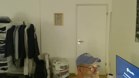 Tom online show from 15, 2, 2026