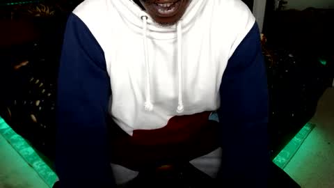 Snapshot of throatchakra chatting on 30, 9, 2025 Opulent Kingdom online show from 30, 9, 2025